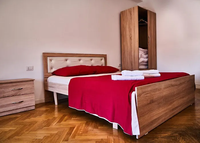 Kalpazo 21 * Tirana