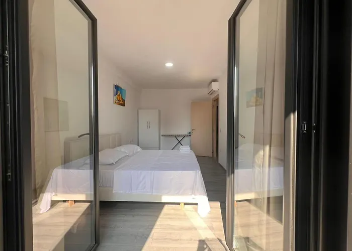 Kalpazo 21 * Tirana