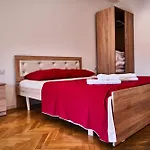 Kalpazo 21 * Tirana