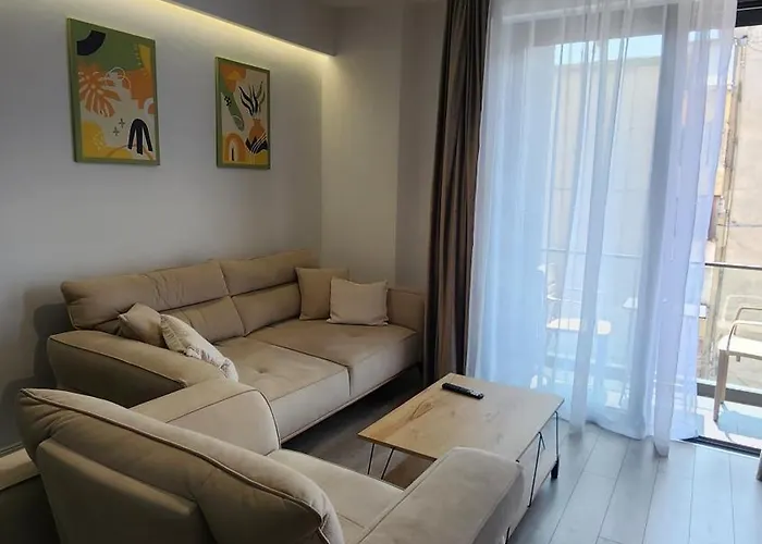 Kalpazo 21 * Tirana
